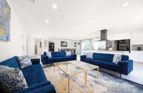El Cajon House | Private Backyard Oasis w/Pool, Hot Tub & 2 Grills