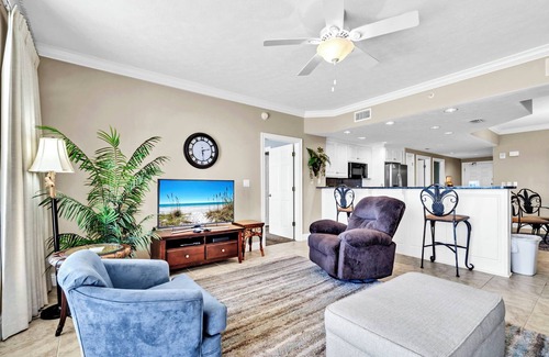Lower Grand Lagoon Condo | ☀️Private Balcony-Panoramic Gulf Views-Pool-Treasure Island 605☀️