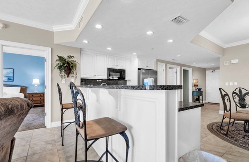 Lower Grand Lagoon Condo | ☀️Private Balcony-Panoramic Gulf Views-Pool-Treasure Island 605☀️