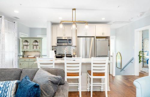 Cannonborough Elliotborough House | Private Balcony 2 Living Rooms 2 Blocks to King
