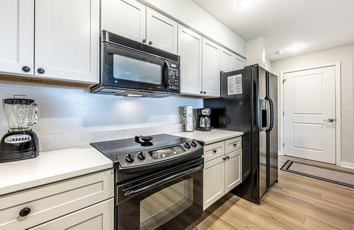 Sandestin Condo | Private Balcony ~ Walk to the Beach ~ Community Pool