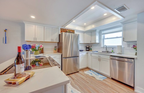 Welaka Condo | Private Balcony w/Water Views: Welaka Condo!