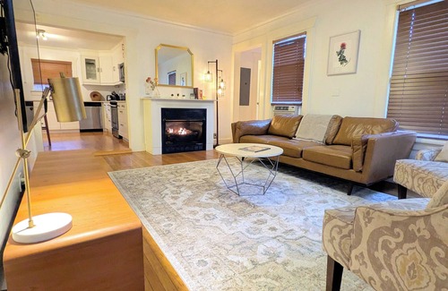 Whittier Heights House | Private Ballard Bungalow