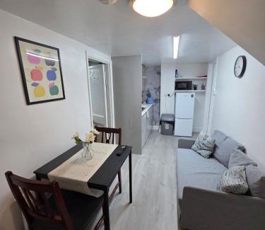 Harringay Apartment | Private Basement Flat