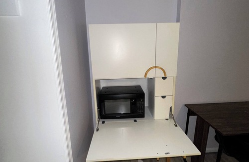 Fairfax House | Private basement in heart of Fairfax city. 5 min from GMU. Close to D.C