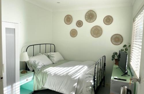Marsfield House | Private bath garden view guest room pet friendly