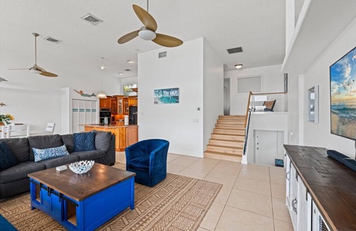 Englewood House | Private Bayfront House w/Dock, Steps to Beach and Restaurants