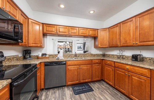 Four Mile Village House | Private Beach Access! Tennis! Pickleball!
