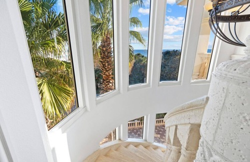 Seacrest House | Private Beach access 2 min walk, Private Pool 6 seater golf cart and bikes on 30A