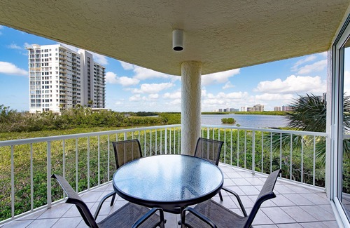 Park Shore Condo | Private beach access! Deluxe Condo with beautiful Gulf and Clam Pass views
