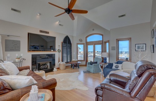 Hatteras House | Private Beach Access, Private Pool, Oceanfront, Beachfront, Gameroom