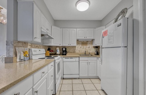 Fort Walton Beach - Destin Condo | Private Beach Access! Pet-friendly! Chateau La Mer 14A!