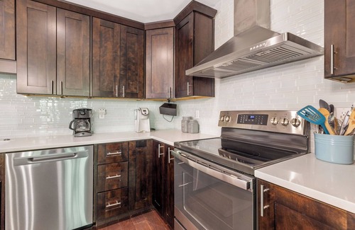 Summerplace House | Private Beach Access, Fast WiFi, EV Charger, Dogs Welcome!