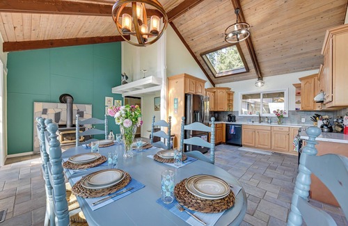 Olympia Cottage | Private Beach at Waterfront Harstine Island Escape