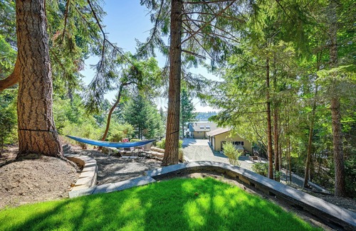 Olympia Cottage | Private Beach at Waterfront Harstine Island Escape