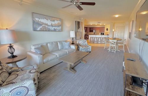 Holiday Isle Condo | Private Beach-chair setup & towels included.3 bd 3 bath 2 King Suites. Renovated