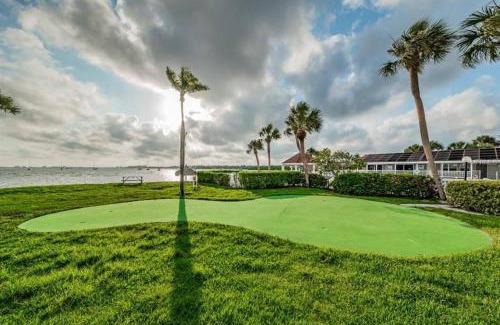 Bayview House | Private Beach Condo Mins To Beach, Pool, Hot Tub