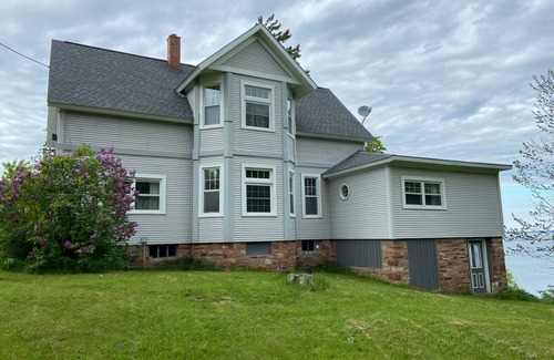 Michigan House | Private Beach House on Lake Superior π