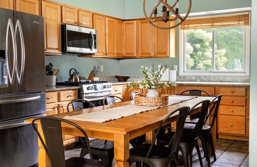 Lake Geneva House | Private Beach & Pier Lake Front w/Fireplace on Lake Como - Walk to Mars Resort!