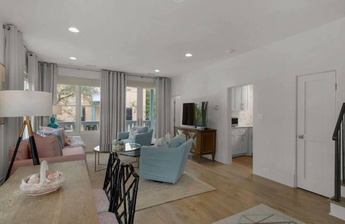 Rosemary Beach Cottage | PRIVATE BEACH/POOL ACCESS-Gulf Side Pied-a-Terre-Steps to the Beach-2 Bikes