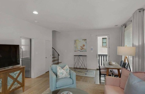 Rosemary Beach Cottage | PRIVATE BEACH/POOL ACCESS-Gulf Side Pied-a-Terre-Steps to the Beach-2 Bikes