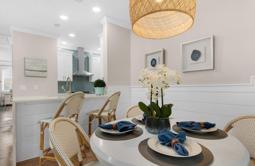 Rosemary Beach Condo | PRIVATE BEACH/POOL ACCESS-Pristine-Newly Renovated-Outdoor Balcony