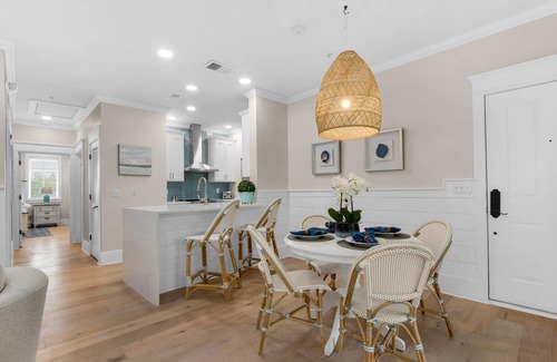 Rosemary Beach Condo | PRIVATE BEACH/POOL ACCESS-Pristine-Newly Renovated-Outdoor Balcony