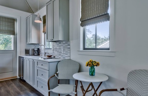 Rosemary Beach Cottage | PRIVATE BEACH/POOL ACCESS-Cozy Getaway Retreat For Two with Two Bikes