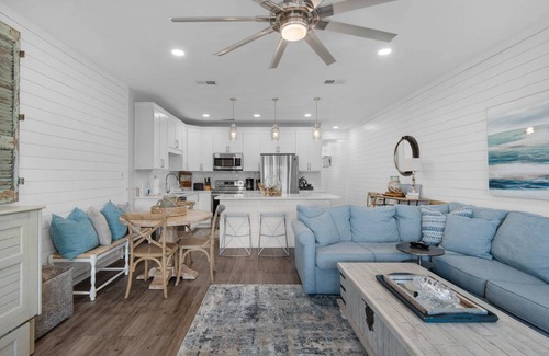 Seagrove Beach Condo | Private Beach | 1 minute walk to Beach! | Beautifully updated 1 bedroom condo | Sleeps 6 | Wi-Fi
