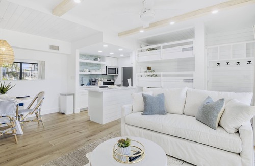 Seagrove Beach Condo | Private Beach|Bikes|Pool|Next to Seaside