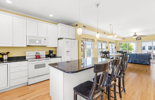 Bethany Beach House | Private beach with Beautiful Sunsets-Kids Bedroom & Entertainment room
