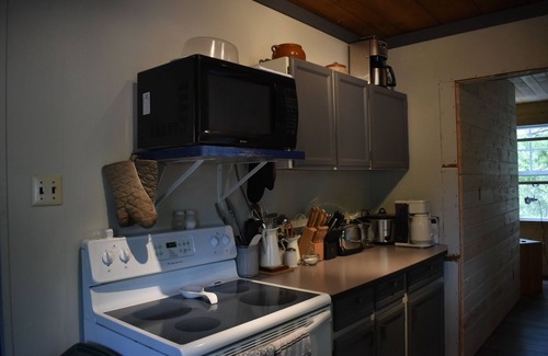 Balfour House | Private Beachfront Cottage on Kootenay Lake