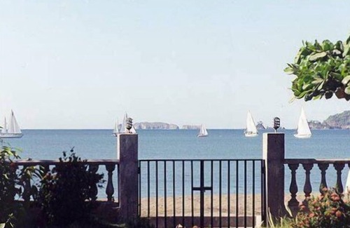 Rio Seco House | Private Beachfront Home Truly on the Sand, in a Gentle Bay