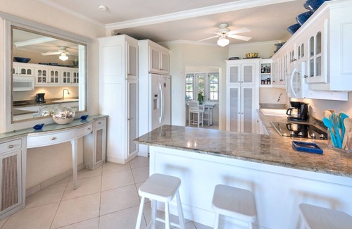 Reeds Bay Apartment | Private Beachfront Oasis - Reeds House 1 (3 bed)