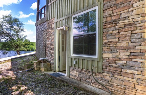 Munford House | Private beautiful 100 Acre Lake & Cabin. Mt. Cheaha.Dog Friendly.Internet