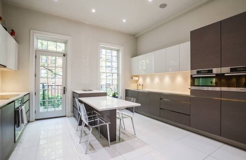 Upper East Side House | Private, Beautiful Upper Eastside Townhome