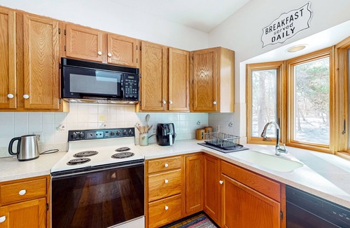 Wellfleet House | Private, beautifully renovated home - walk to Wellfleet Cinemas & Rail Trail