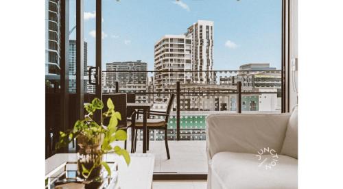 Newstead House | Private Bedroom & Bathroom in an Amazing Shared Brisbane Apartment