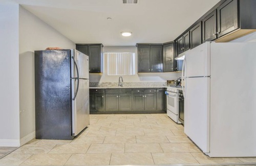 Los Angeles House | Private Bedroom Near USC & SoFi