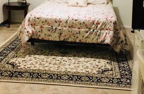 North Bethesda House | Private Bedroom Private Bath - Females Only