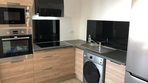 Saint-Vincent Apartment | Private bedroom with private bathroom & toilet in a shared flat