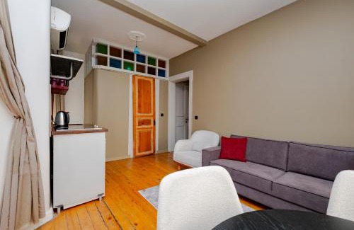Taksim Apartment | Private Building Featuring Two Separate Apartments