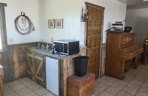 Yarnell House | Private Bunk House with beautiful views in Yarnell Arizona