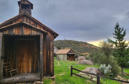 Yarnell House | Private Bunk House with beautiful views in Yarnell Arizona
