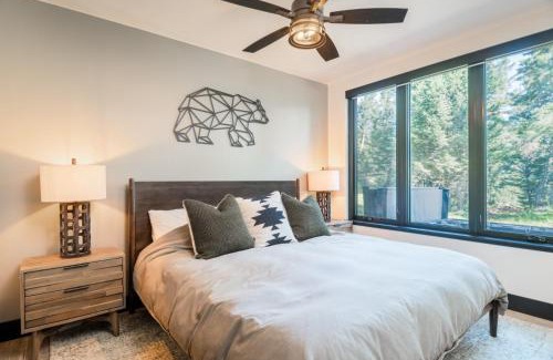 Philipsburg House | Private Cabin Couples, Families, Ski & Hike