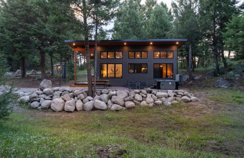 Philipsburg House | Private Cabin Couples, Families, Ski & Hike