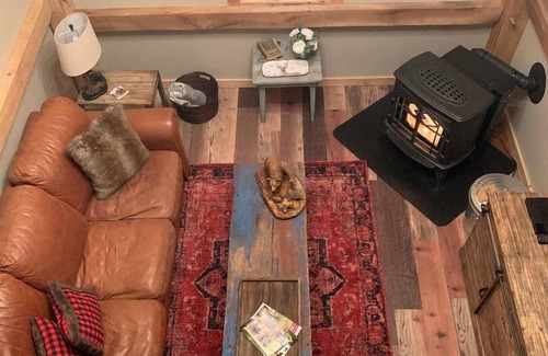 Seaman Cabin | Private cabin on 80 acre farm in Adams County Ohio