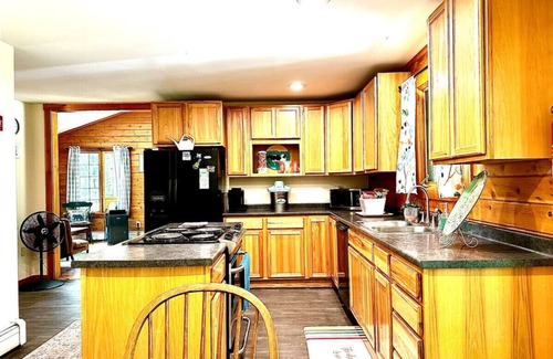 Bristol Cabin | Private Cabin perfect for couples and families!