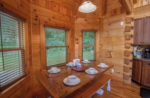 West Jefferson Cabin | Private Cabin with Hot Tub & Large Yard