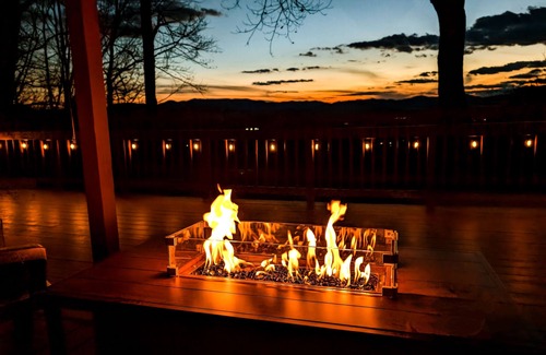 Franklin Cabin | Private cabin with breathtaking mountain view, large deck, fireplace & firepit